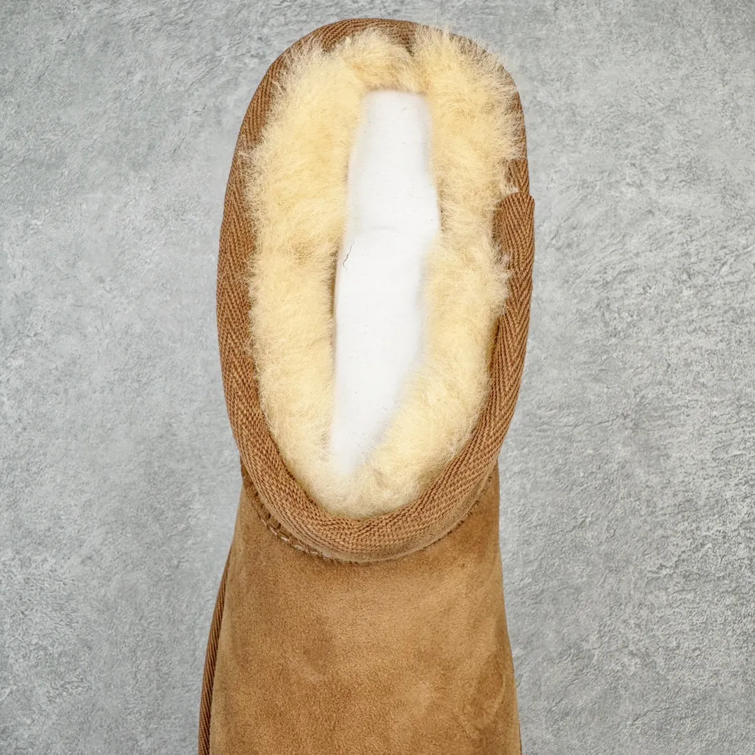 Pick up locally💰520 UGG 6222 Classic short-cut autumn and winter sheepskin and fur integrated snow boots. All shoes are made from the same factory as ZP. Longfeng A-grade Australian imported sheepskin and fur integrated men's and women's boots. Brand OEM production line. Fully follow the ZP process. OEM original pattern maker. Adhering to the principle of no original shoes and no development selection. Pay attention to every detail. The most authentic version on the market. TREADLITE "Light Wing" technology outsole. Lightweight/durable/flexible/pile size: 35 36 37 38 39 40 41 42 43 44 45 Coding: by2936070